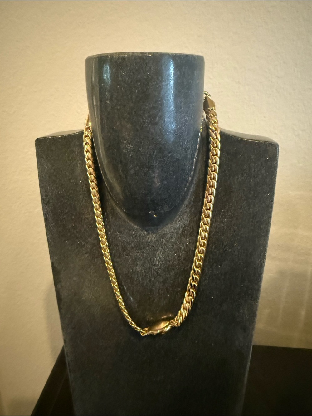 Oko Choker Necklace - Picture 6 of 14